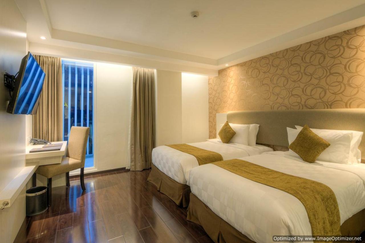 แพลตินัม อดิสุจิปโต โฮเต็ล แอนด์ คอนเฟอเรนซ์ เซ็นเตอร์ Hotel Kalasan ภายนอก รูปภาพ